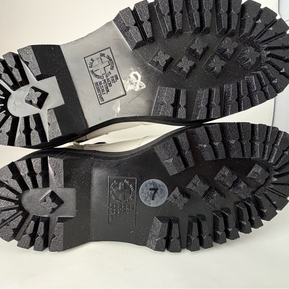 Dr. Martens 2976 Quad White Leather Chelsea Boots Women US 8 Slip Resistant - Picture 2 of 16